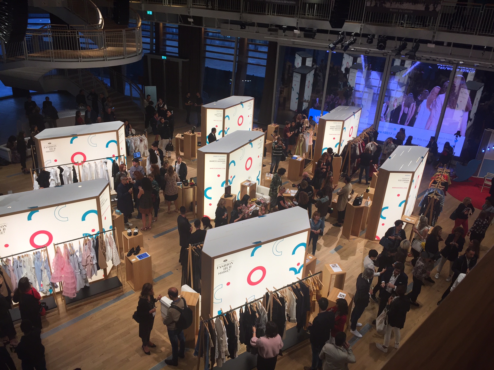 Fashion Hub Market