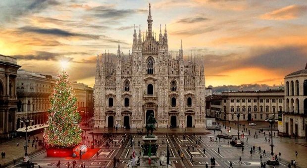 Albero di Natale In Piazza Duomo Milano