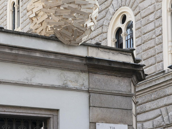 Tadashi Kawamata. Nests in Milan