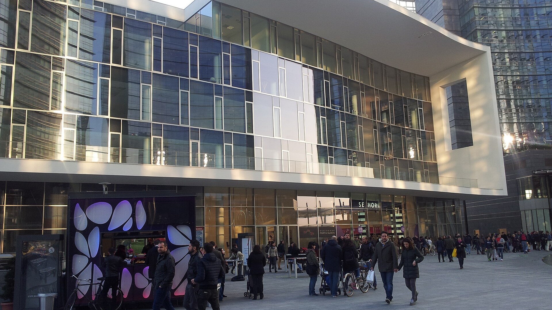Piazza Gae Aulenti Milano